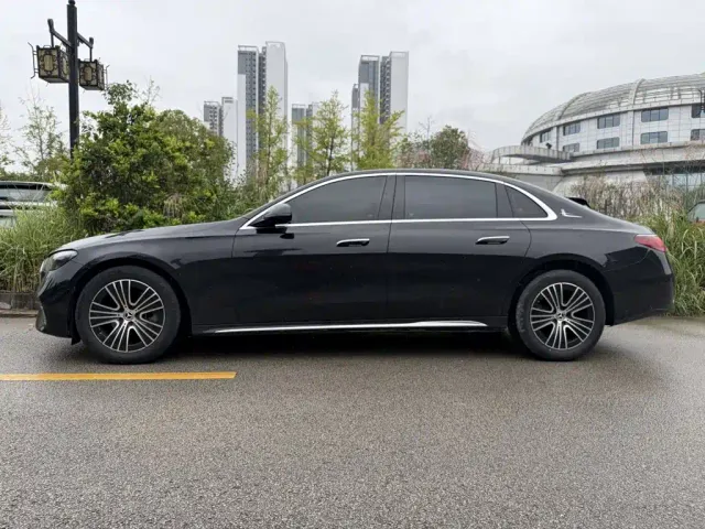 Mercedes-Benz E-Class — Фото автомобиля 7