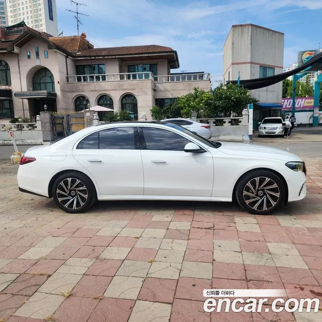 Mercedes-Benz E-Class E-класс W214 E300 4MATIC Exclusive — Фото автомобиля 2