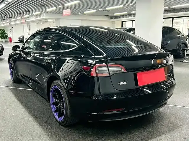 Tesla Model 3 — Фото автомобиля 7