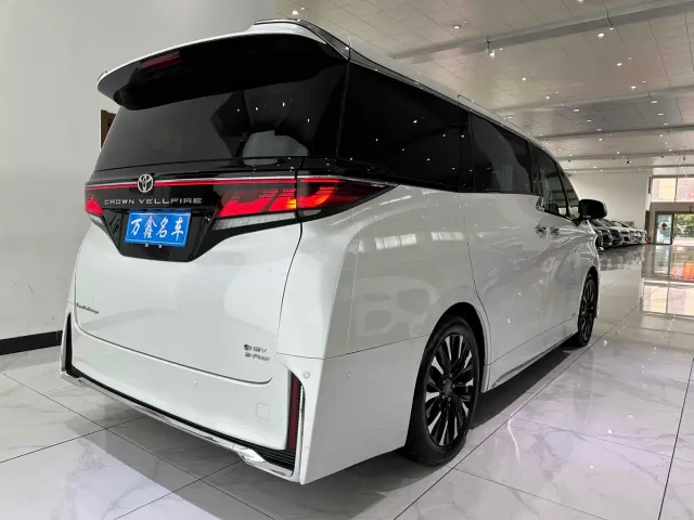 Toyota Vellfire — Фото автомобиля 22