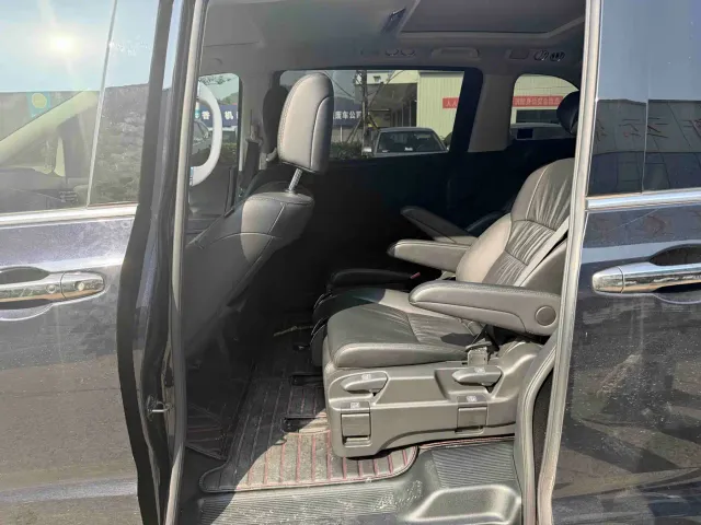 Honda Odyssey — Фото автомобиля 5