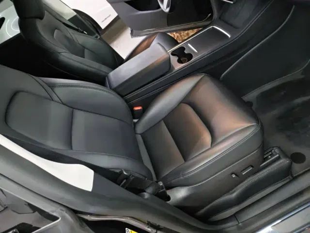 Tesla Model Y — Фото автомобиля 24