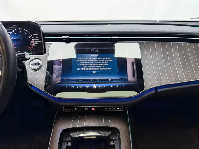 Mercedes-Benz E-Class — Фото автомобиля 12