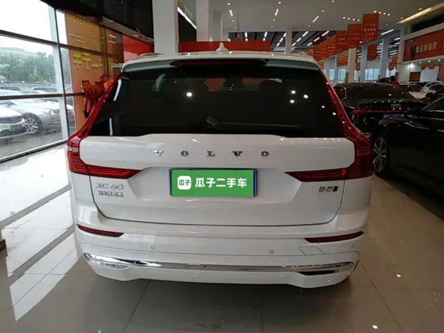 Volvo XC60 — Фото автомобиля 5