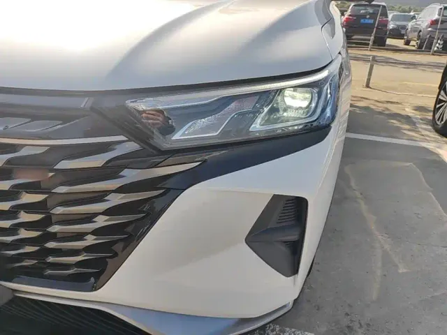Dongfeng Fengshen AX7 — Фото автомобиля 23
