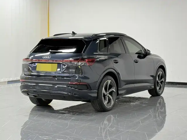 Audi Q4 e-tron — Фото автомобиля 6