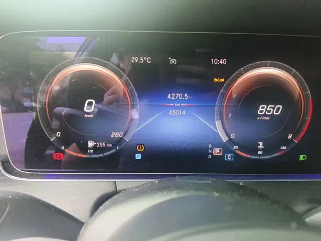 Mercedes-Benz E-Class — Фото автомобиля 4