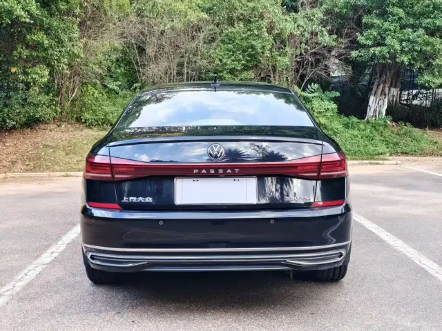 Volkswagen Passat — Фото автомобиля 8