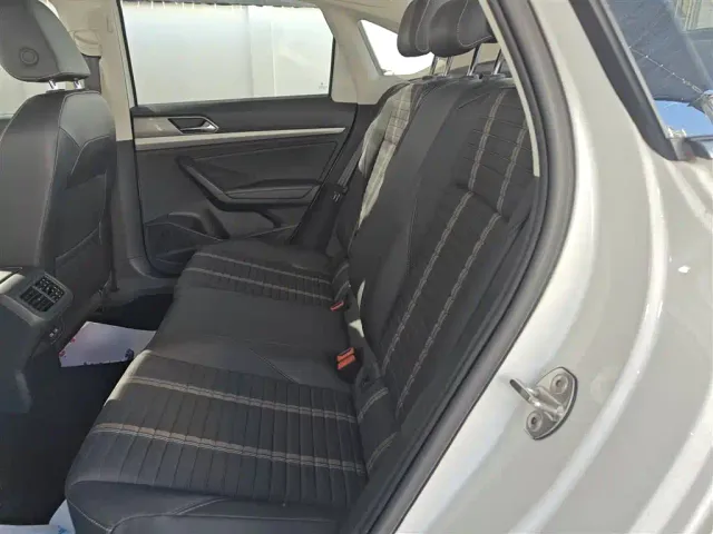 Volkswagen Lavida — Фото автомобиля 16