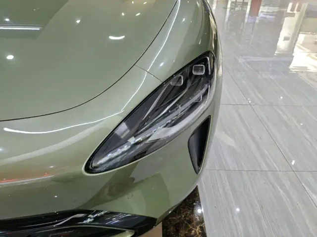 Xiaomi SU7 — Фото автомобиля 23