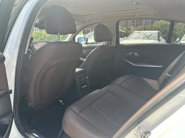 BMW 3 Series — Фото автомобиля 6