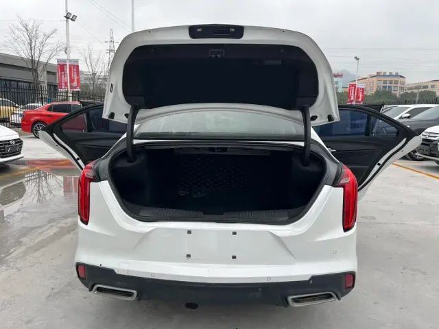 Cadillac CT4 — Фото автомобиля 15