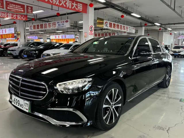 Фотография автомобиля — Mercedes-Benz E-Class