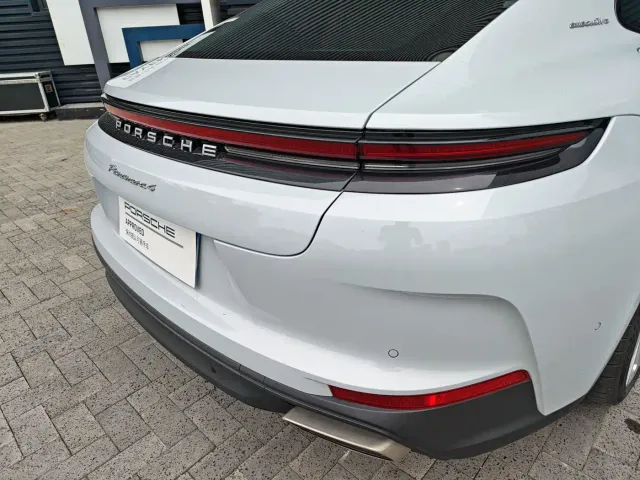Porsche Panamera — Фото автомобиля 12