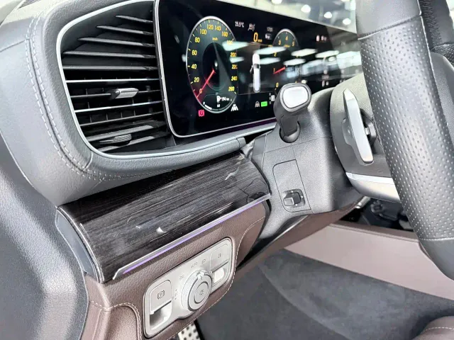 Mercedes-Benz GLS-Class — Фото автомобиля 12
