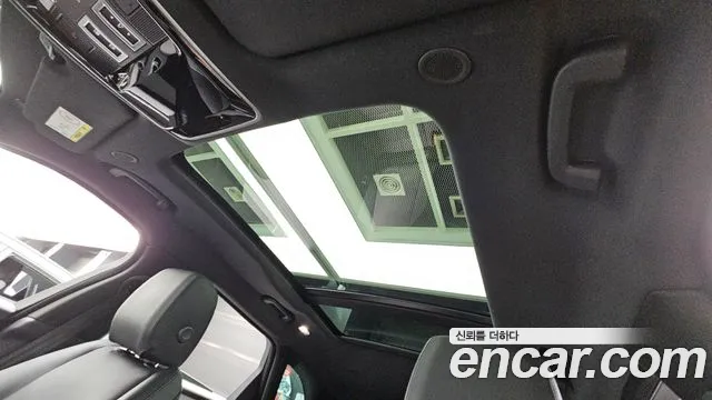 Land Rover Range Rover Velar — Фото автомобиля 23