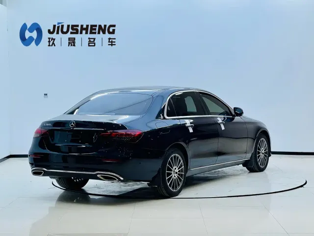 Mercedes-Benz E-Class — Фото автомобиля 6
