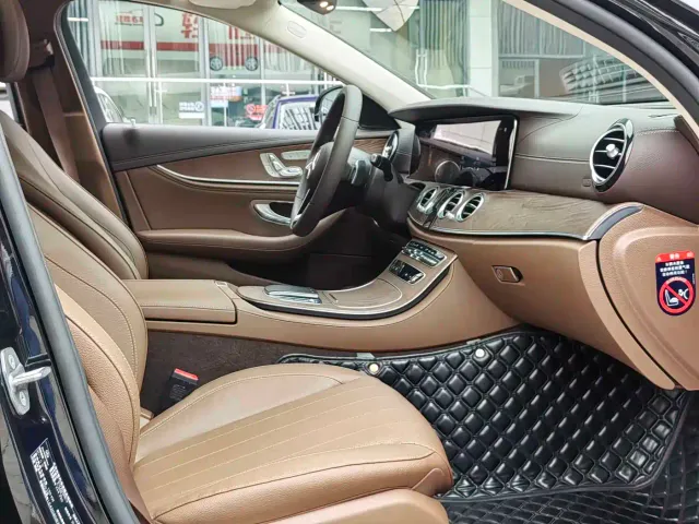 Mercedes-Benz E-Class — Фото автомобиля 9