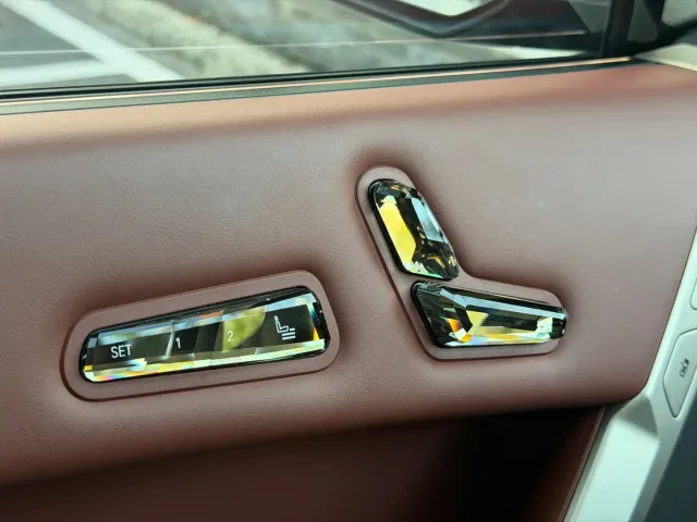 BMW iX M60 — Фото автомобиля 10