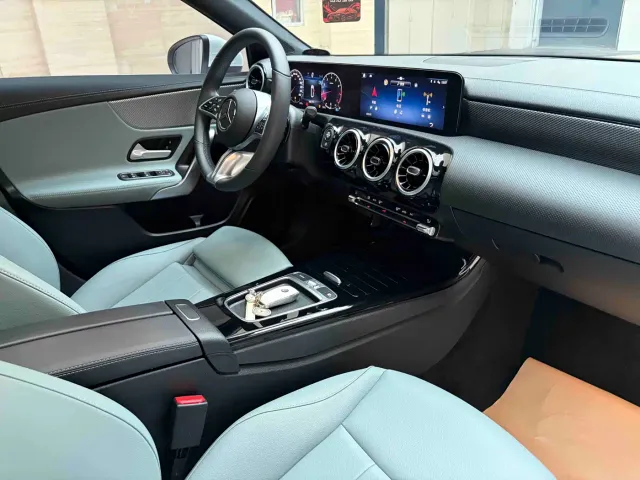 Mercedes-Benz A-Class — Фото автомобиля 13