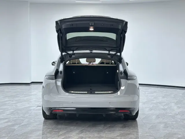 Nio ET5 Touring — Фото автомобиля 10