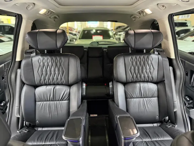 Honda Elysion — Фото автомобиля 19
