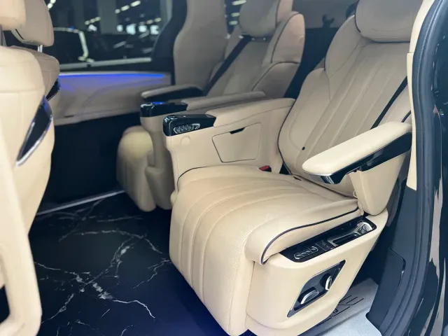Toyota Granvia — Фото автомобиля 10