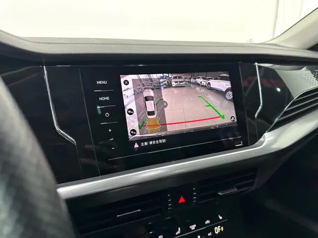 Volkswagen Passat — Фото автомобиля 16