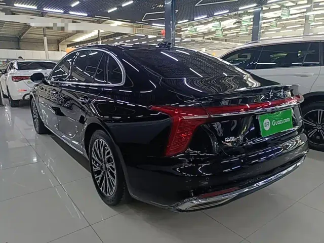 Hongqi H5 — Фото автомобиля 4
