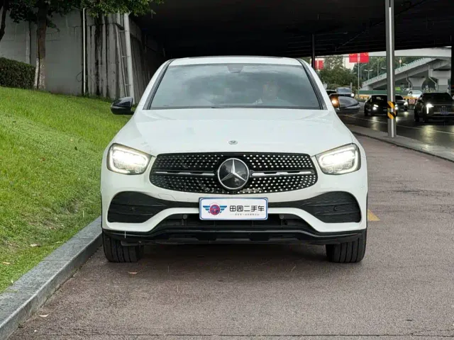 Mercedes-Benz Mercedes-Benz GLC Coupe 2020 GLC 260 4MATIC Coupe SUV — Фото автомобиля 2