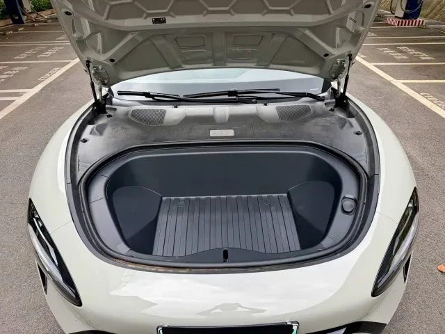 Xiaomi SU7 — Фото автомобиля 14