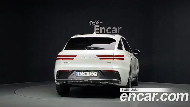 Genesis GV70 — Фото автомобиля 4