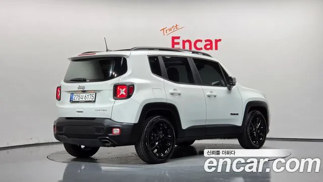 Jeep Renegade — Фото автомобиля 2