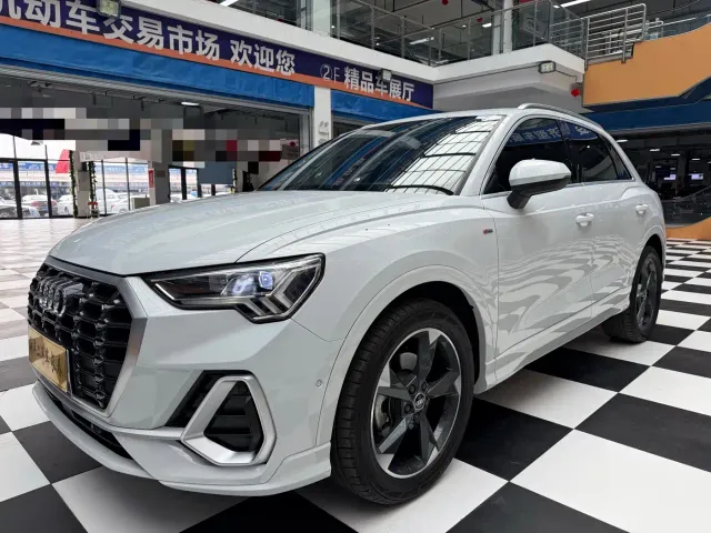 Фотография автомобиля — Audi Q3