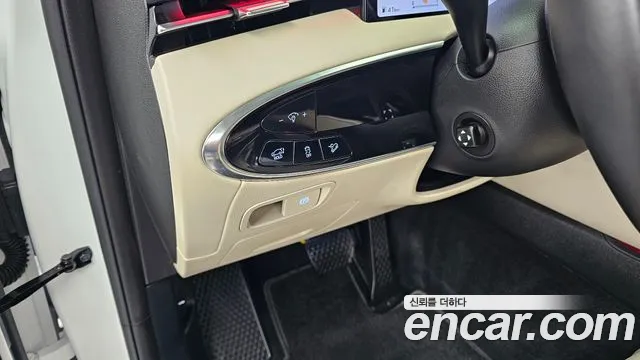 Genesis GV70 — Фото автомобиля 28