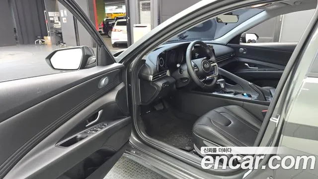 Hyundai AVANTE Avante (CN7) — Фото автомобиля 10