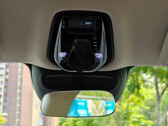 IM Motors LS6 — Фото автомобиля 16