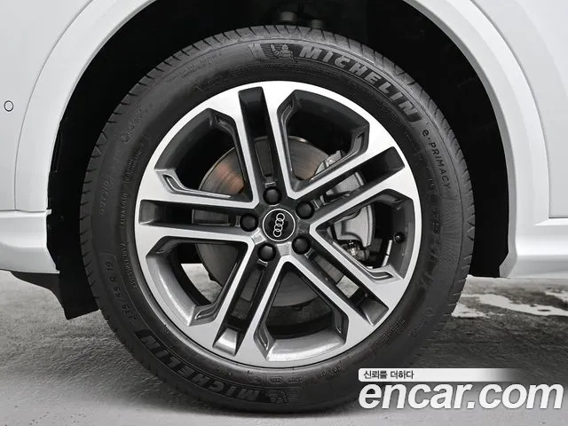 Audi Q5 40 TFSI quattro Sportback Advanced — Фото автомобиля 5