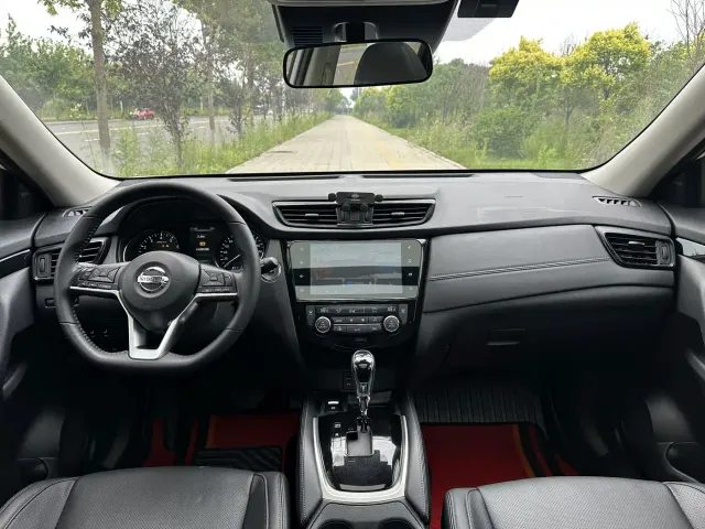 Nissan X-Trail — Фото автомобиля 12