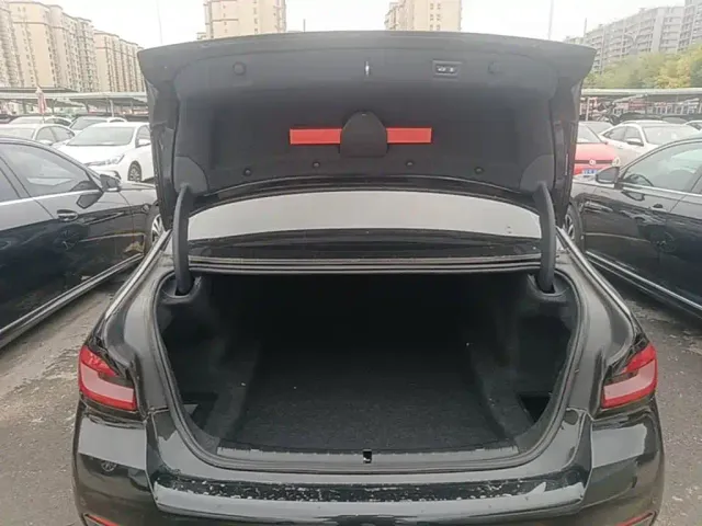 BMW 5 Series — Фото автомобиля 18