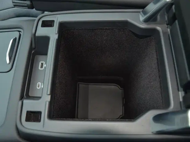 Land Rover Discovery — Фото автомобиля 13