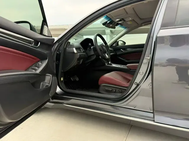 Honda Accord — Фото автомобиля 4