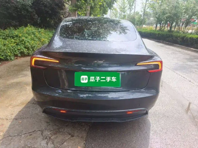 Tesla Model 3 — Фото автомобиля 5