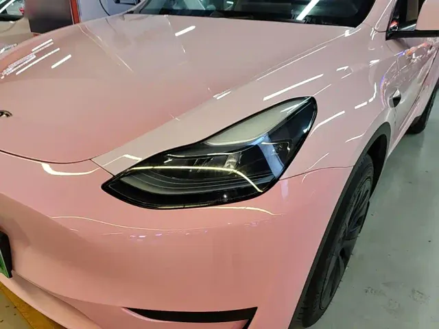 Tesla Model Y — Фото автомобиля 23