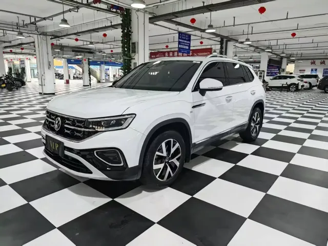 Фотография автомобиля — Volkswagen Tayron