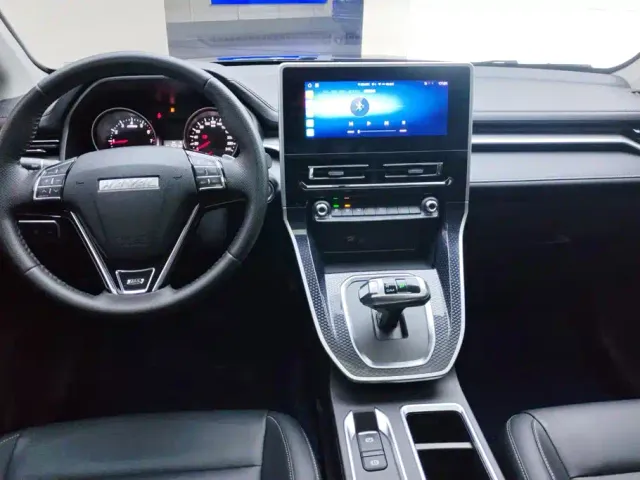 Haval M6 — Фото автомобиля 12