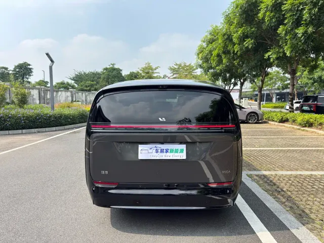 Li Auto MEGA — Фото автомобиля 7