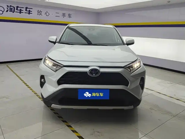 Toyota RAV4 — Фото автомобиля 2