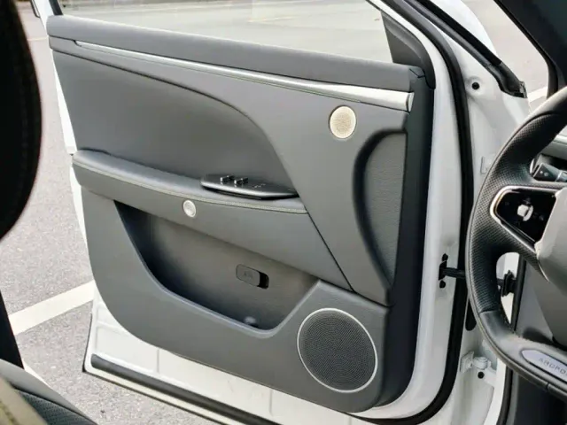 Arcfox Alpha T5 — Фото автомобиля 15