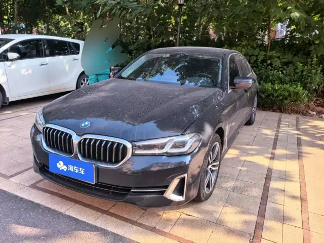 Фотография автомобиля — BMW 5 Series